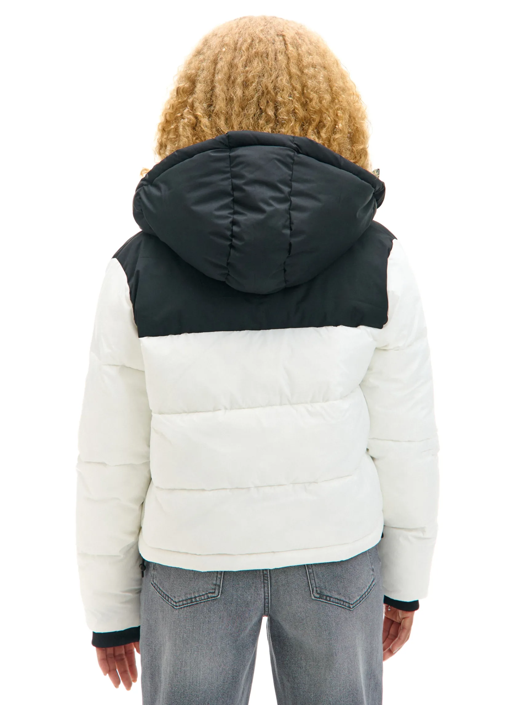 Online Cropp Biała kurtka puffer z czarnym karczkiem biały