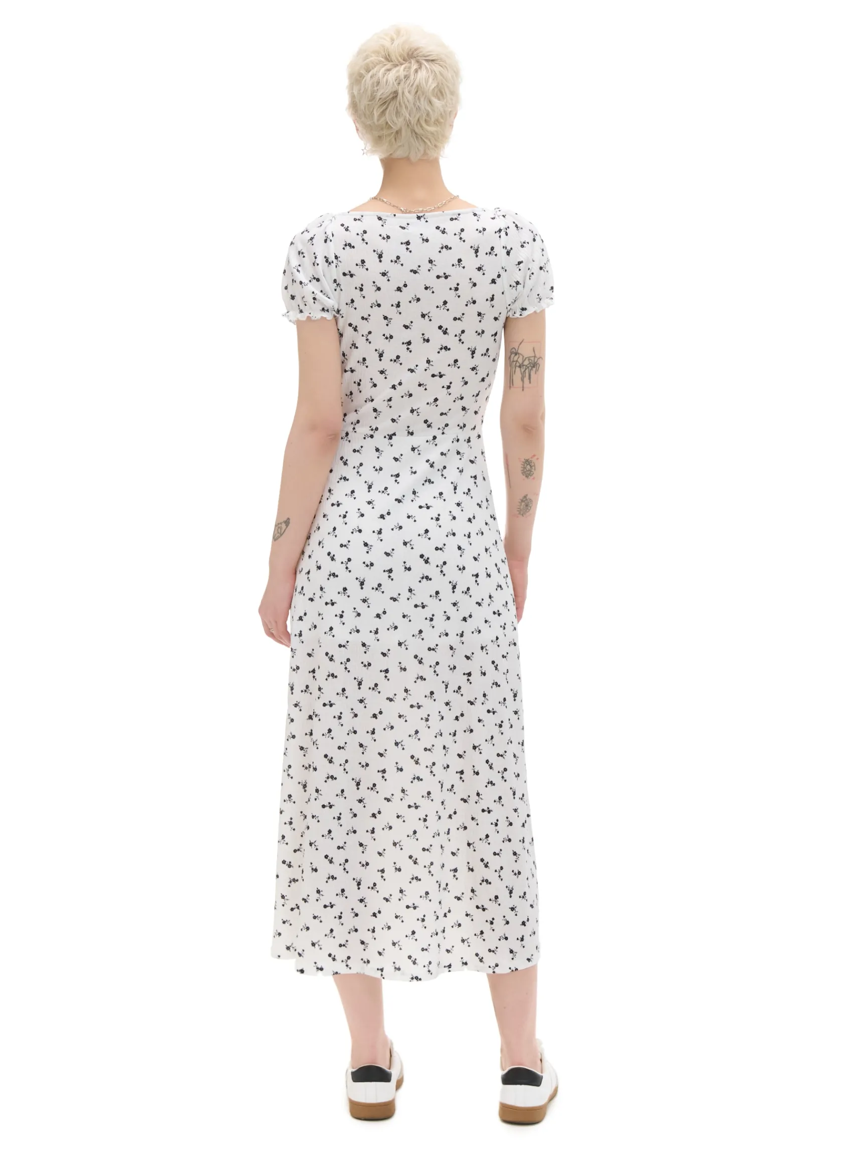 Discount Cropp Biała sukienka midi w kwiaty biały