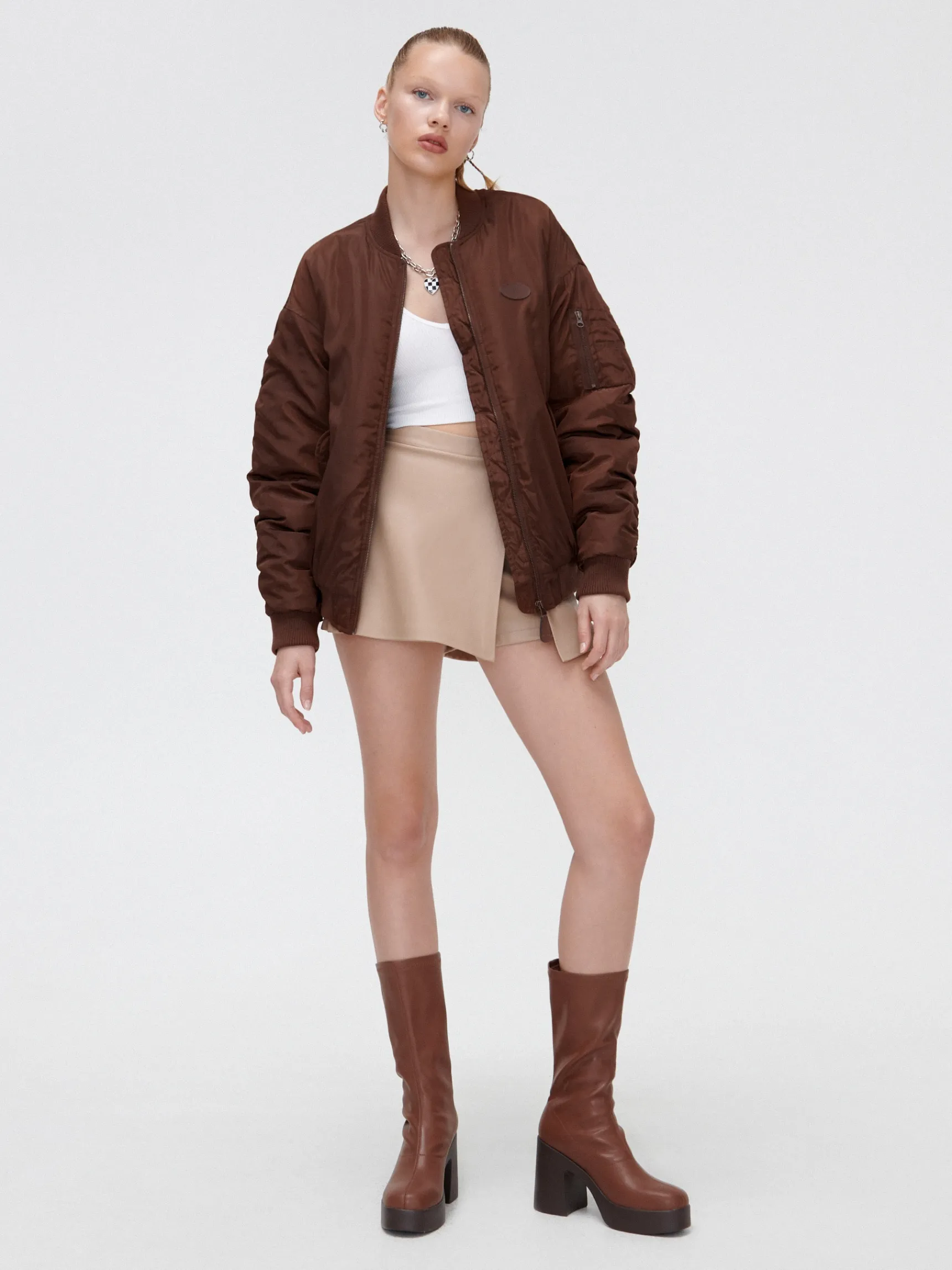 Outlet Cropp Ciemnobrązowa kurtka bomber brązowy