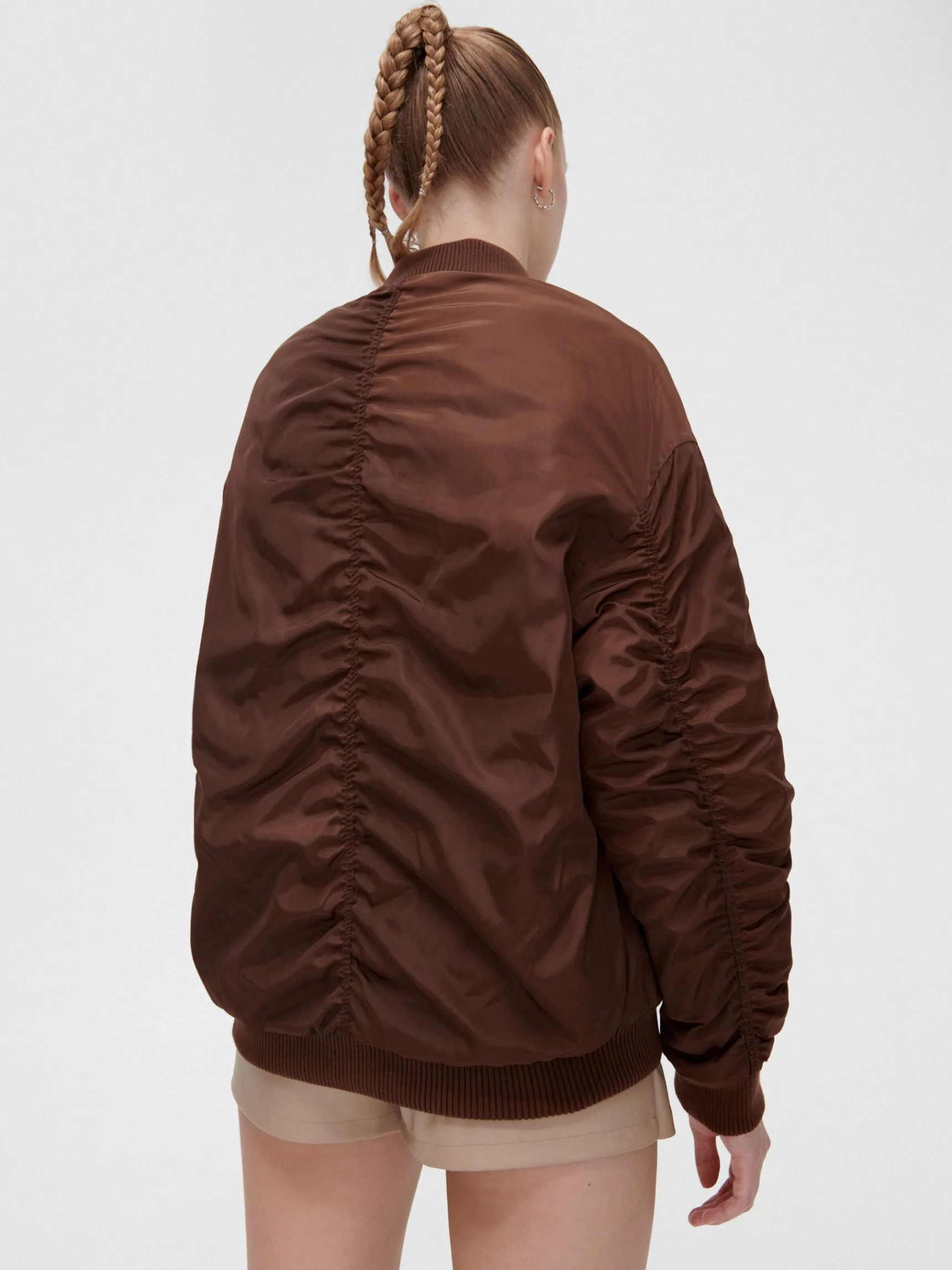 Outlet Cropp Ciemnobrązowa kurtka bomber brązowy