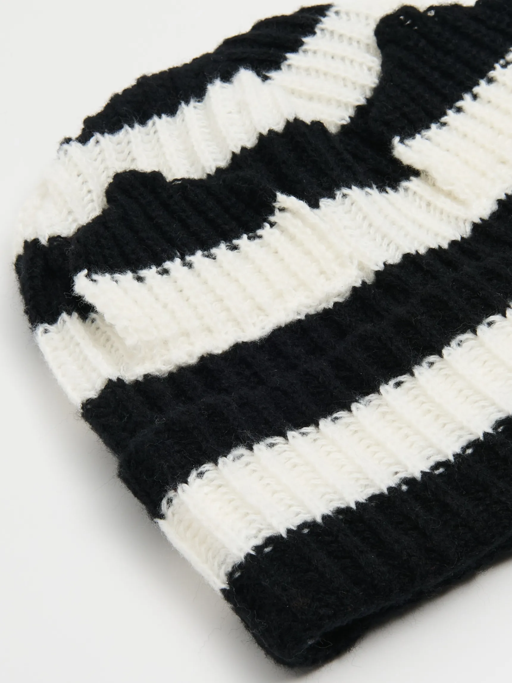 Fashion Cropp Czapka z elfimi uszami kremowy