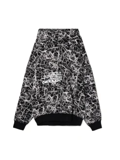 New Cropp Czarna bluza hoodie z nadrukiem all over czarny