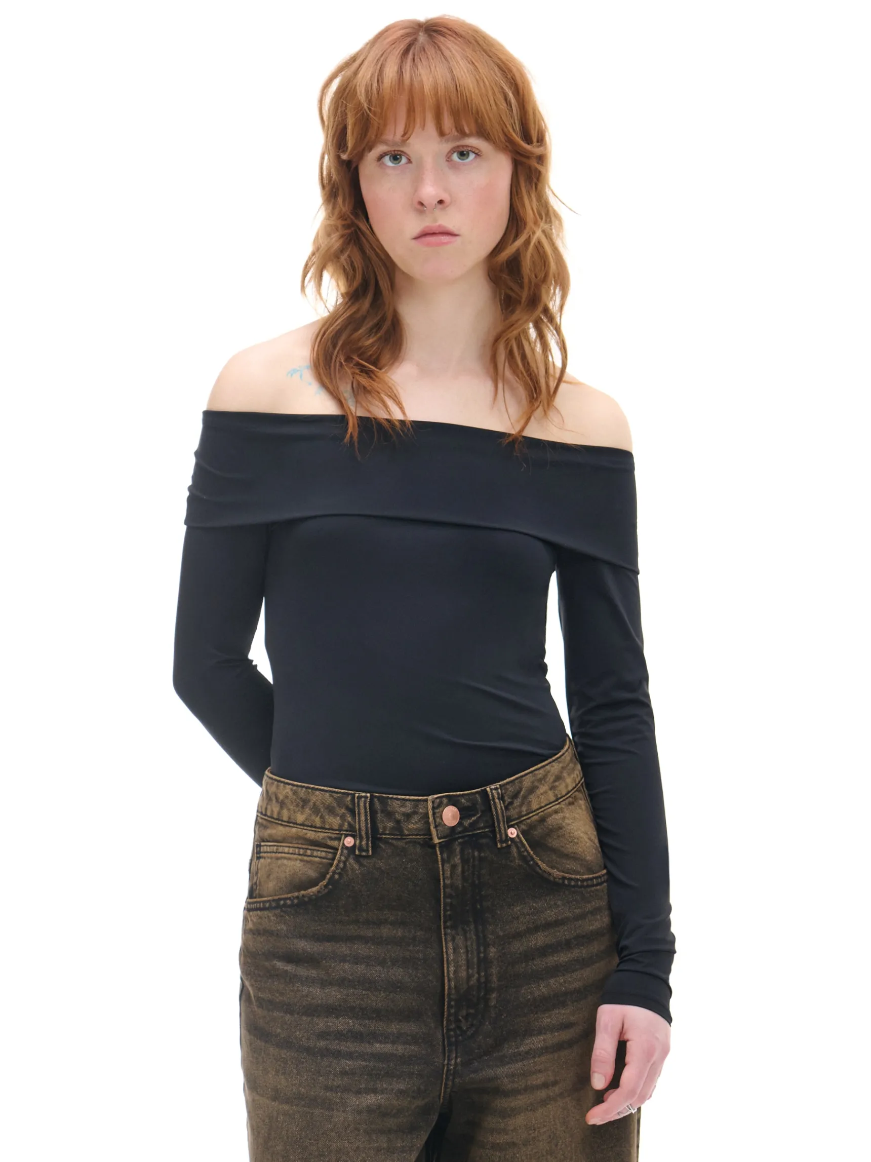 Sale Cropp Czarna bluzka z odkrytymi ramionami czarny