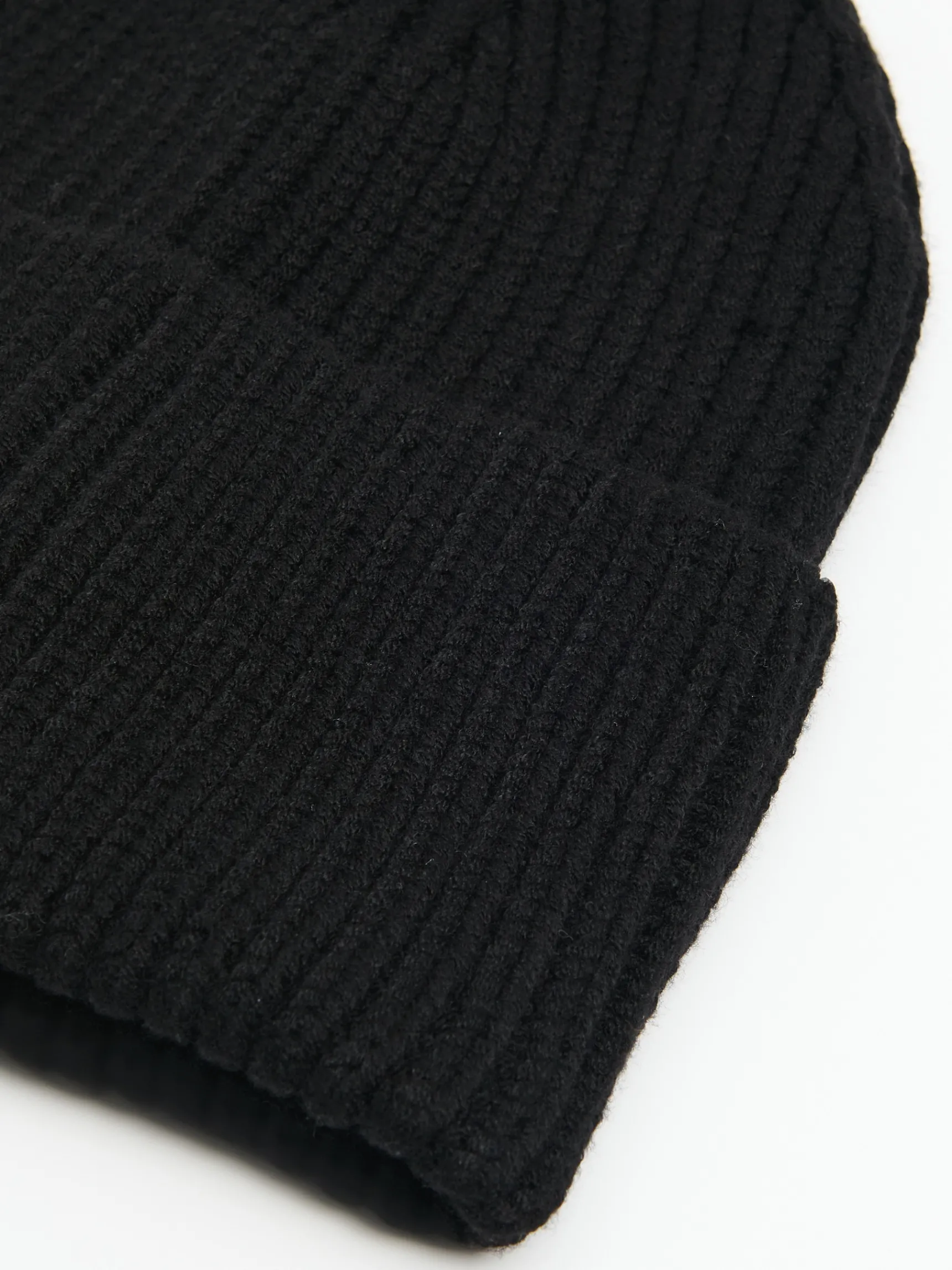 New Cropp Czarna czapka beanie czarny