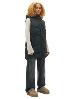 Discount Cropp Czarna kamizelka puffer z kapturem czarny