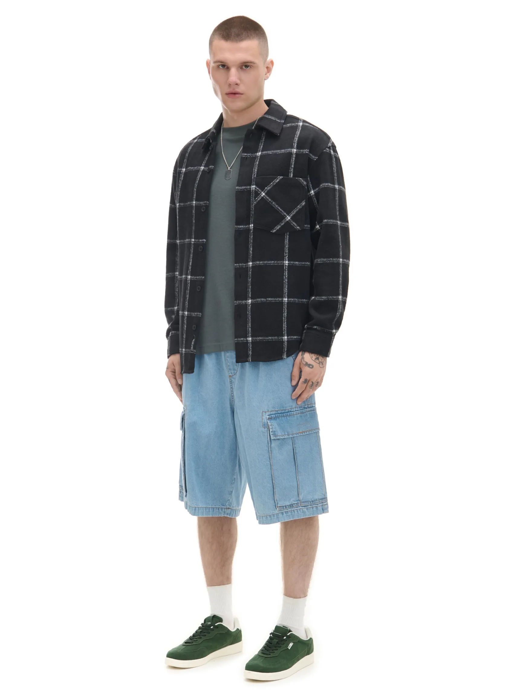 Discount Cropp Czarna kraciasta koszula z domieszką wełny czarny