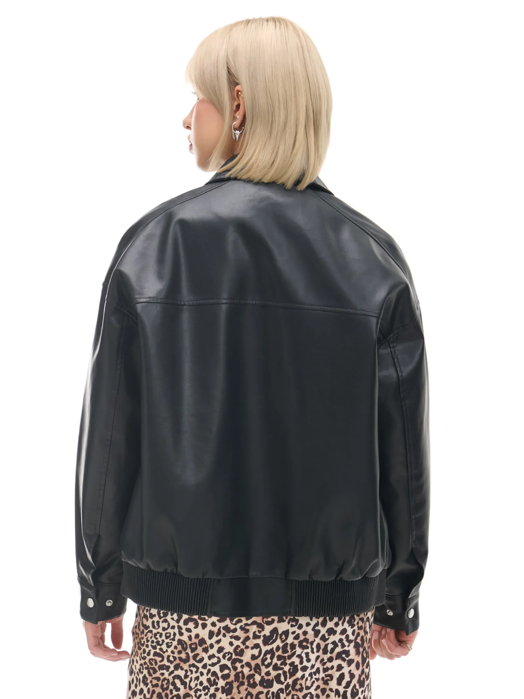 Online Cropp Czarna kurtka bomber ze sztucznej skóry czarny