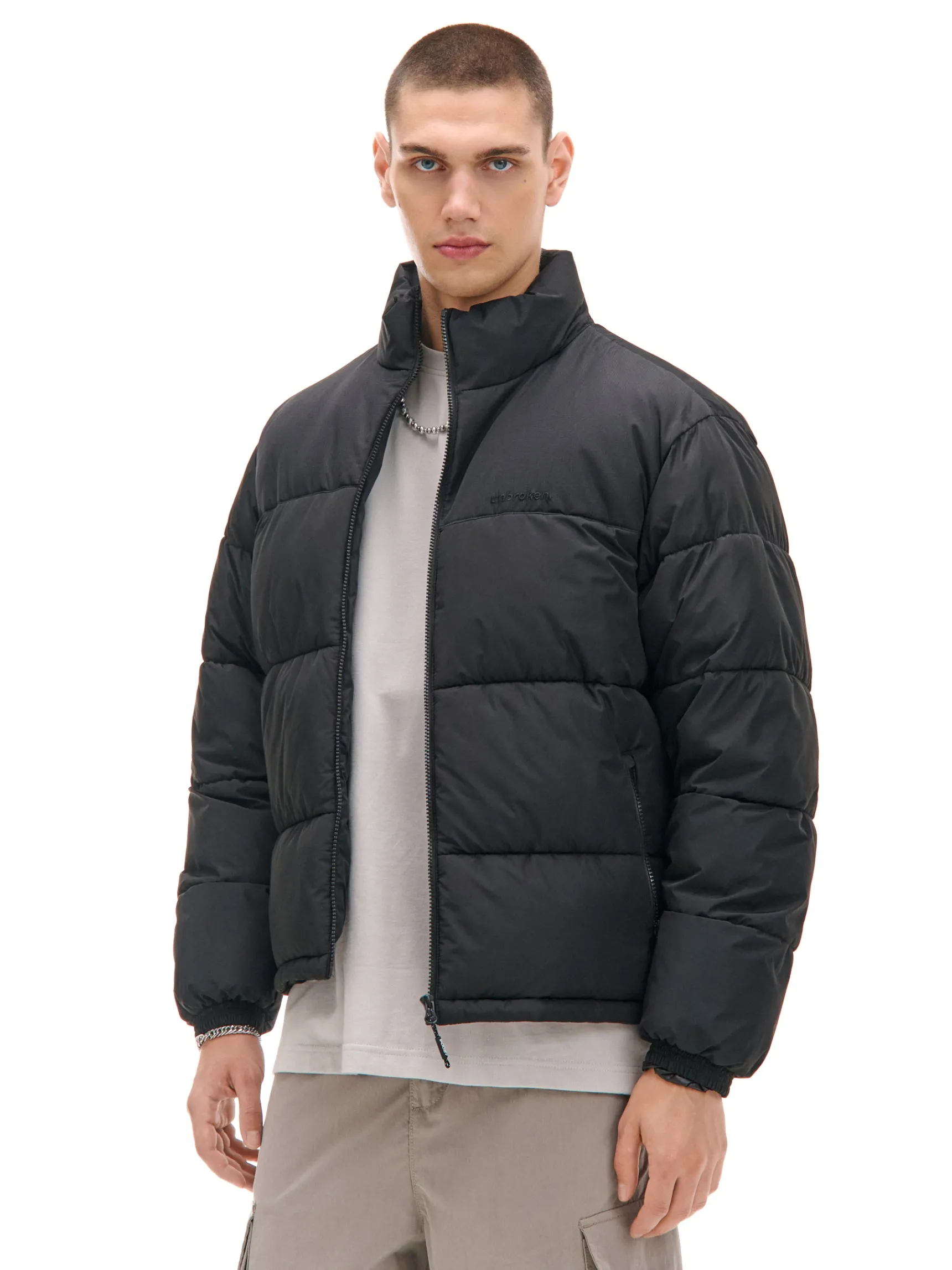 Discount Cropp Czarna kurtka puffer czarny