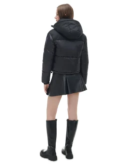 New Cropp Czarna kurtka puffer z kapturem czarny