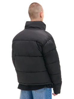 Outlet Cropp Czarna kurtka puffer ze stójką czarny
