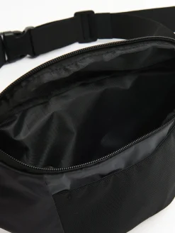 Clearance Cropp Czarna nerka z efektem reflective czarny