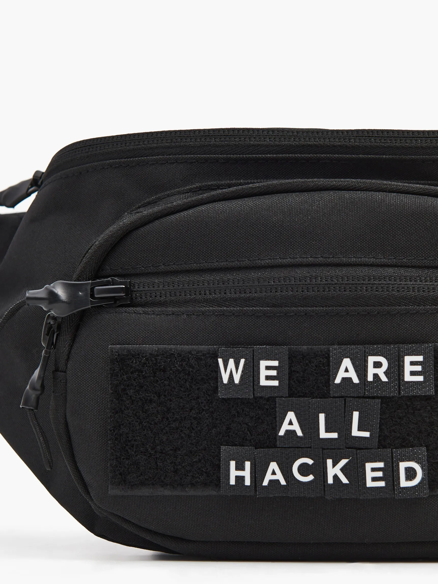 New Cropp Czarna nerka z personalizowanym napisem czarny
