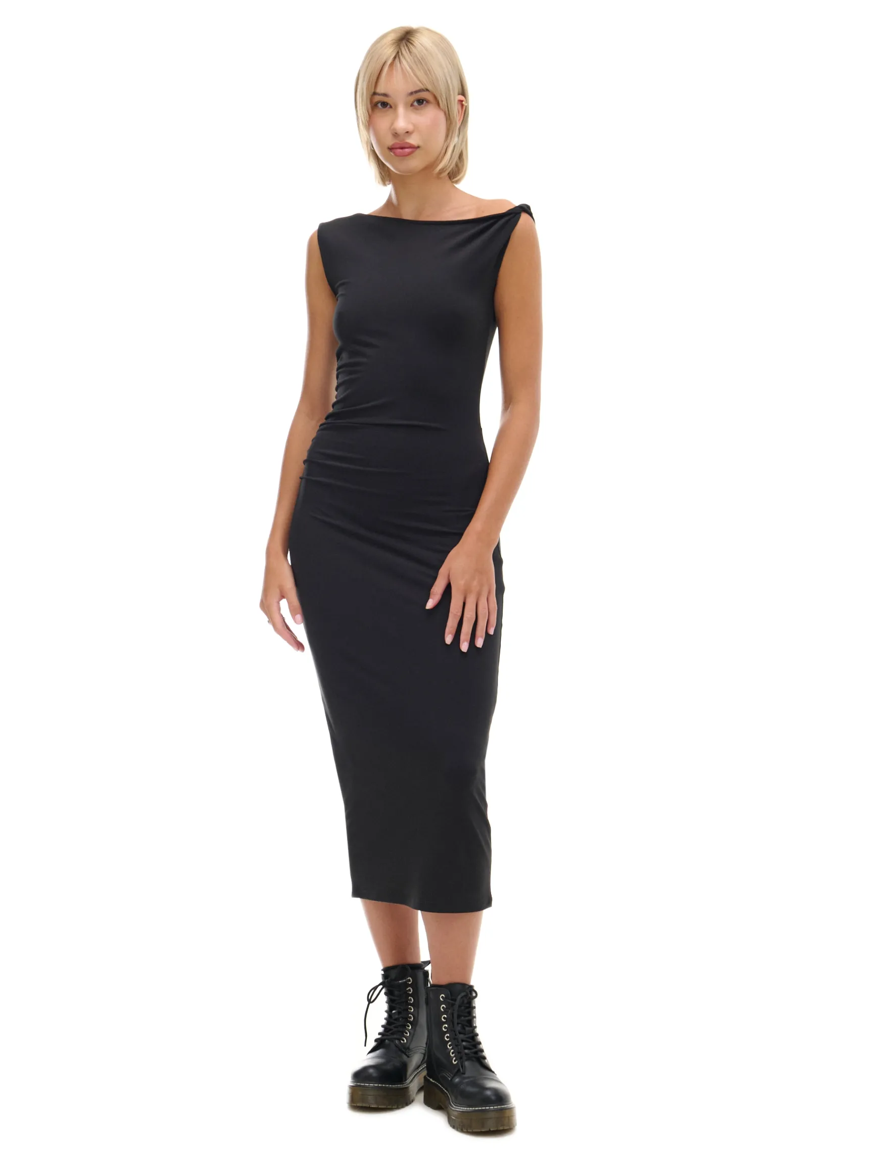 Hot Cropp Czarna sukienka maxi z marszczeniem czarny