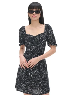 Fashion Cropp Czarna sukienka mini z motywem kwiatowym czarny