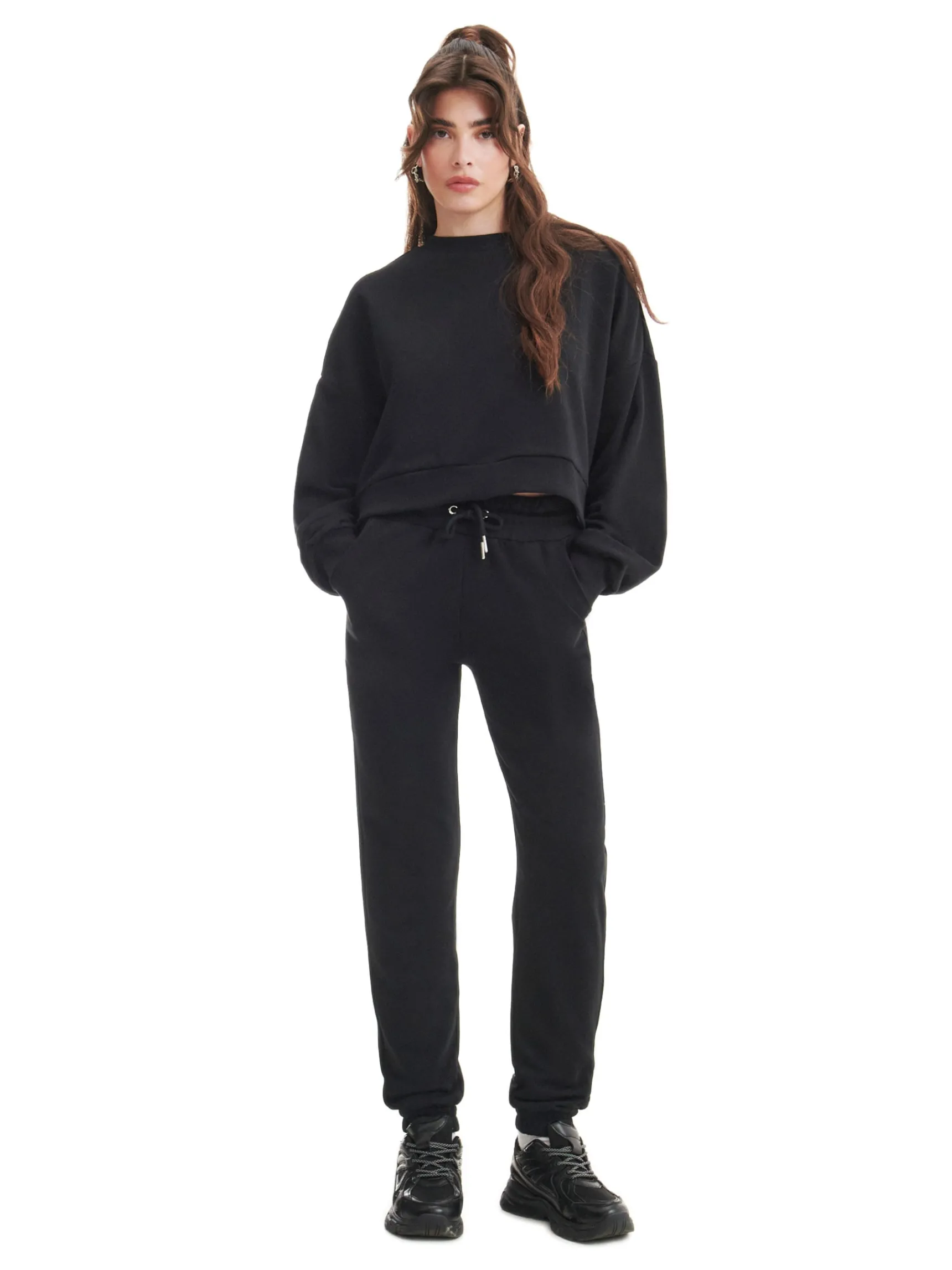 Hot Cropp Czarne dresowe joggery czarny