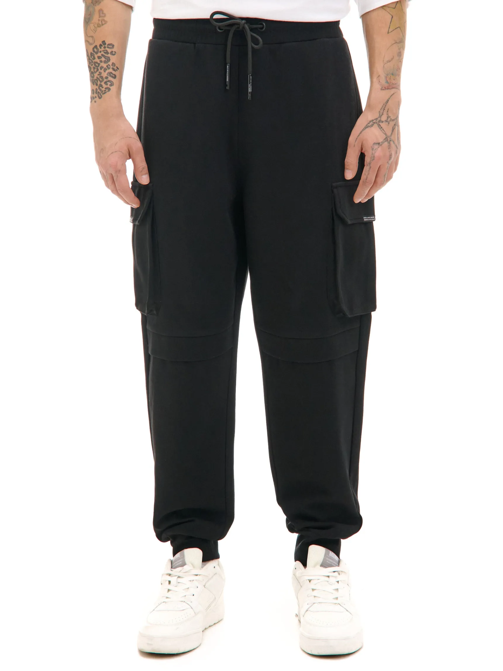 Online Cropp Czarne dresowe joggery z kieszeniami czarny