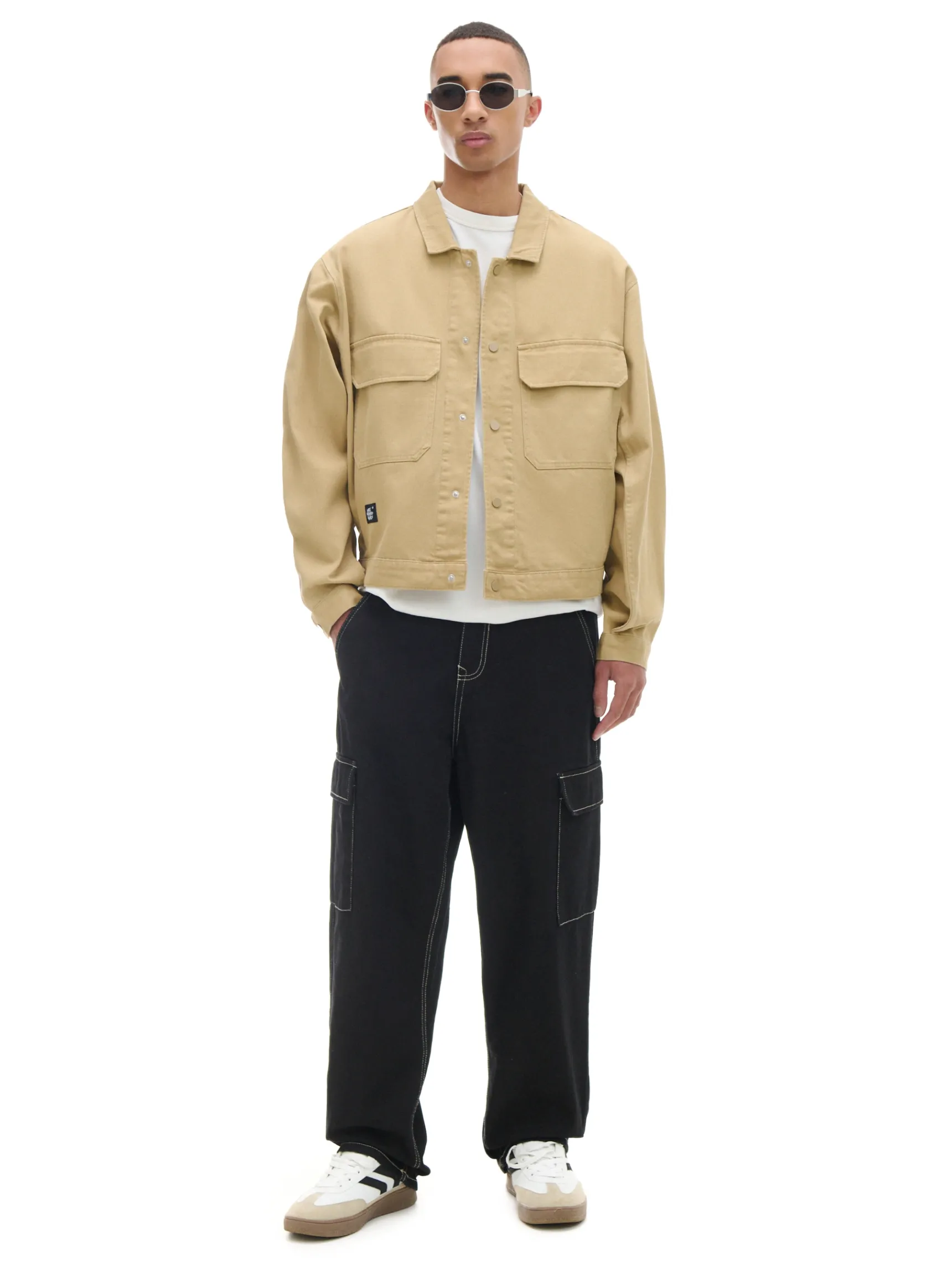 Fashion Cropp Czarne jeansy baggy z kieszeniami cargo czarny