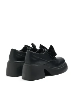 Sale Cropp Czarne loafersy z kokardami czarny