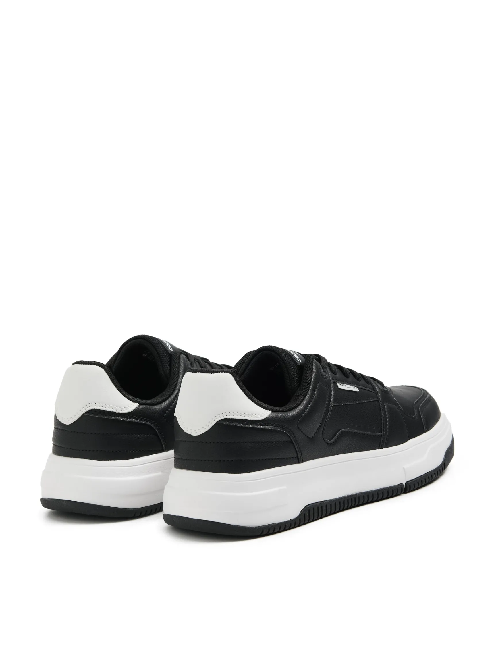 Sale Cropp Czarne sneakersy z białymi elementami czarny