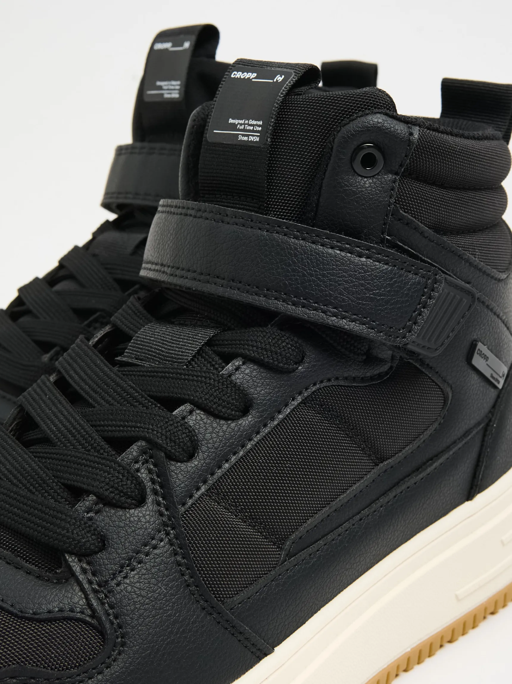 Outlet Cropp Czarne sneakersy za kostkę czarny