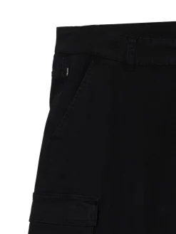 Sale Cropp Czarne spodnie z kieszeniami cargo czarny