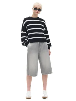 Fashion Cropp Czarno-biały sweter z szerokim rękawem czarny