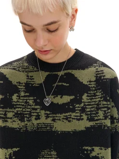 Best Cropp Czarny sweter z artystycznym nadrukiem wielobarwny