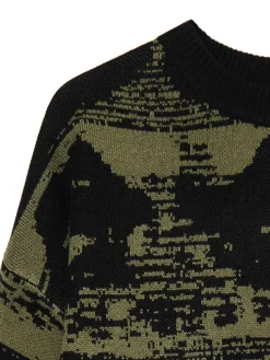 Best Cropp Czarny sweter z artystycznym nadrukiem wielobarwny