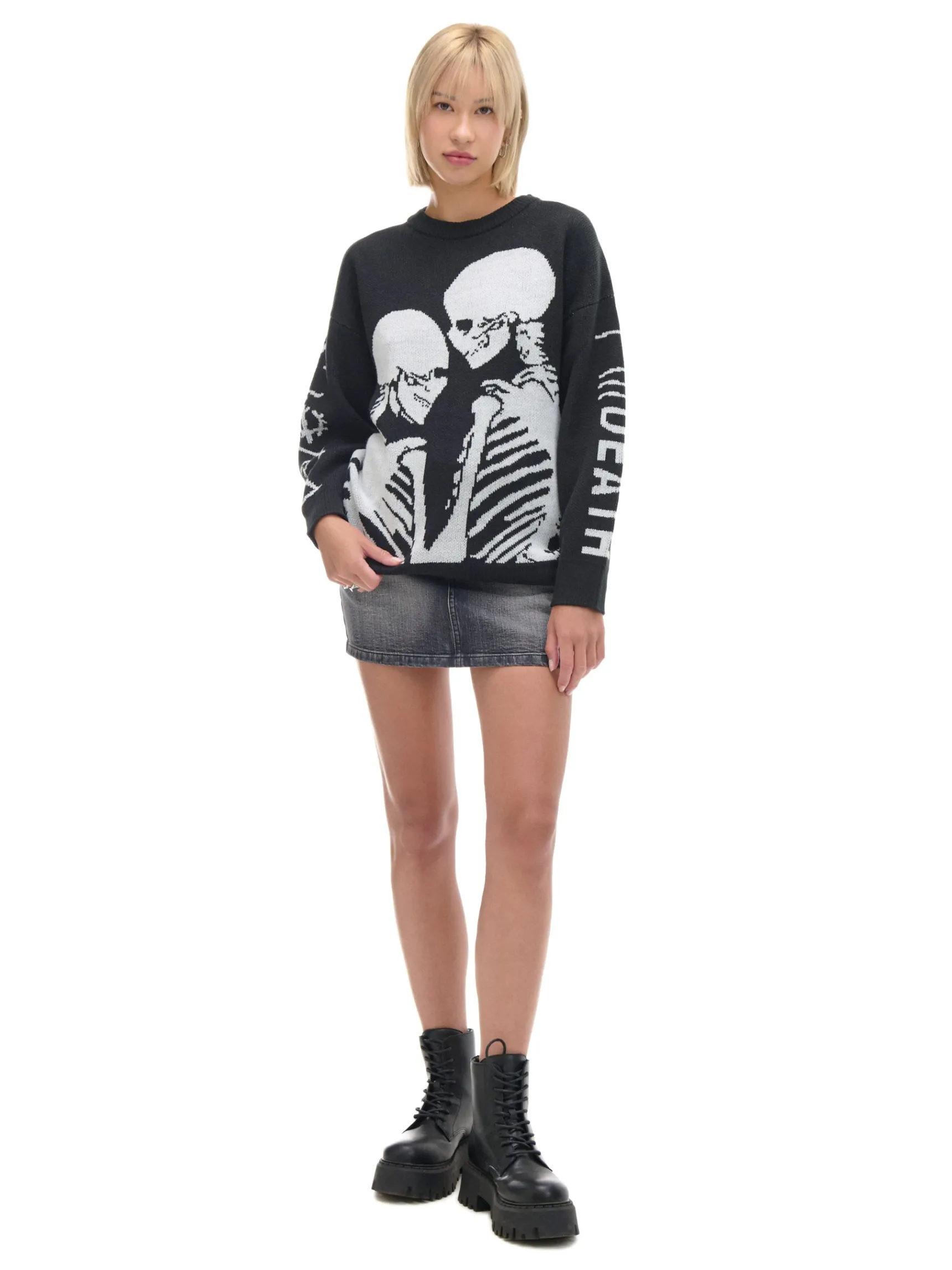 Sale Cropp sweter z motywem kościotrupów czarny