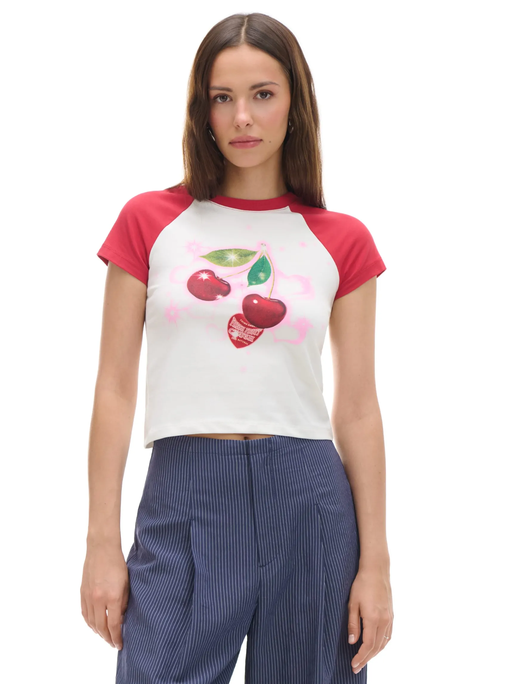 Fashion Cropp Dopasowany T-shirt z wiśniami biały
