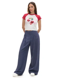 Fashion Cropp Dopasowany T-shirt z wiśniami biały