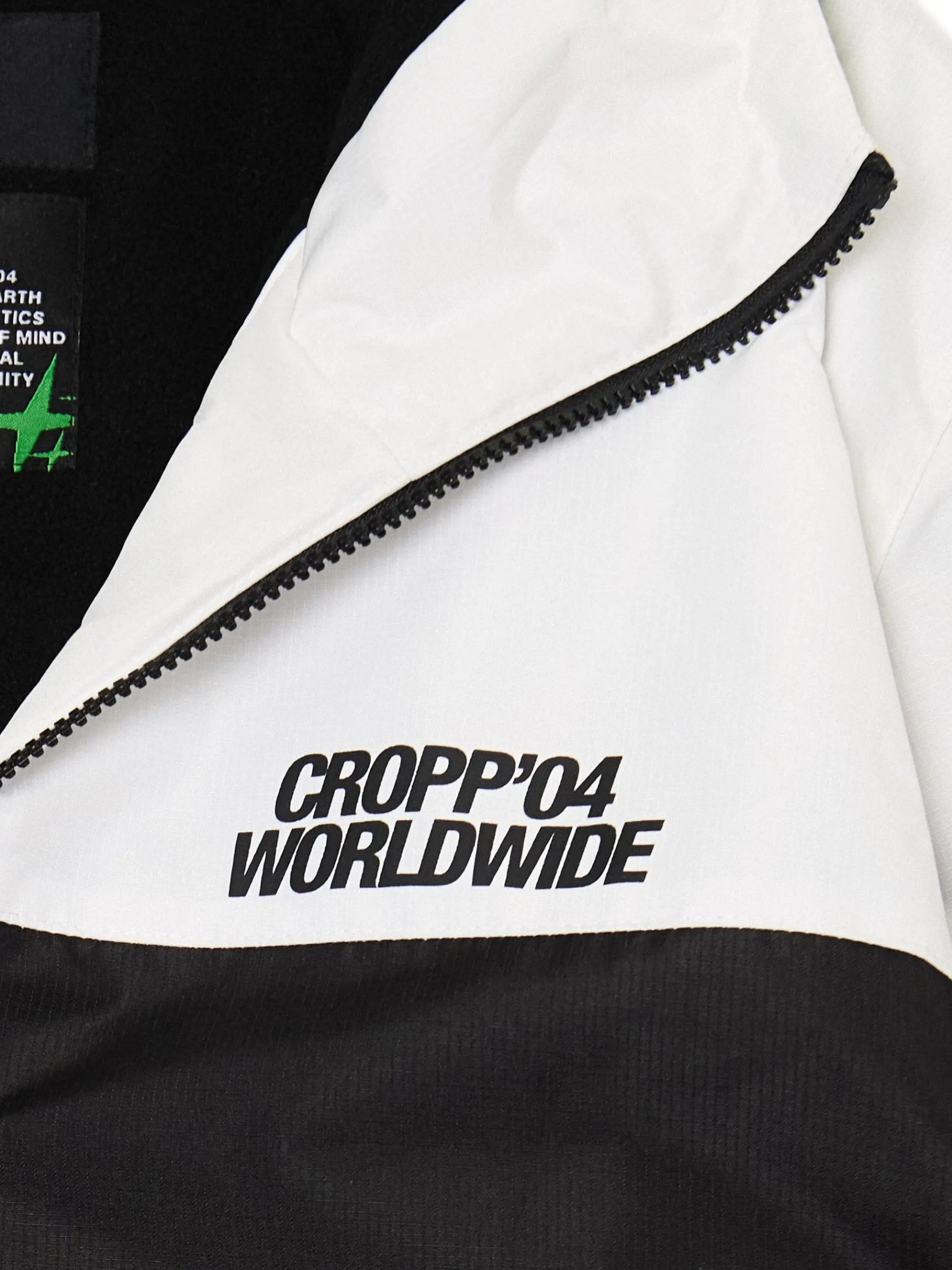 Sale Cropp Dwukolorowa kurtka z kapturem czarny