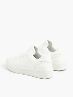 Online Cropp Gładkie białe sneakersy biały