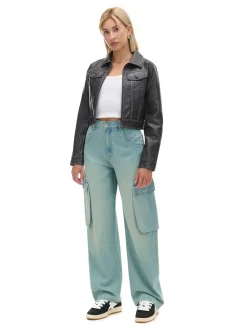 Outlet Cropp Jasne jeansy skater z efektem sprania błękitny