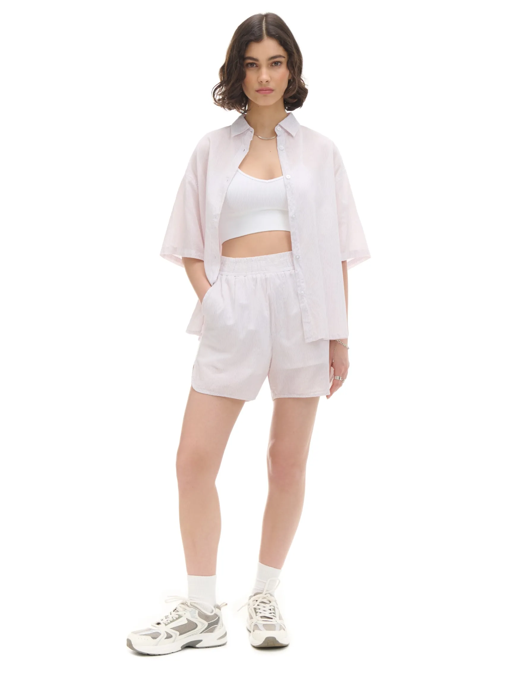 Fashion Cropp Jasne szorty w paski beżowy