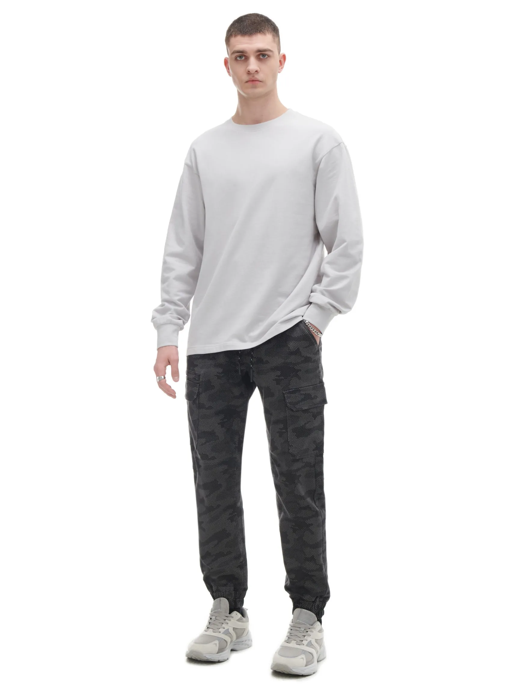 New Cropp Joggery cargo z nadrukiem moro szary