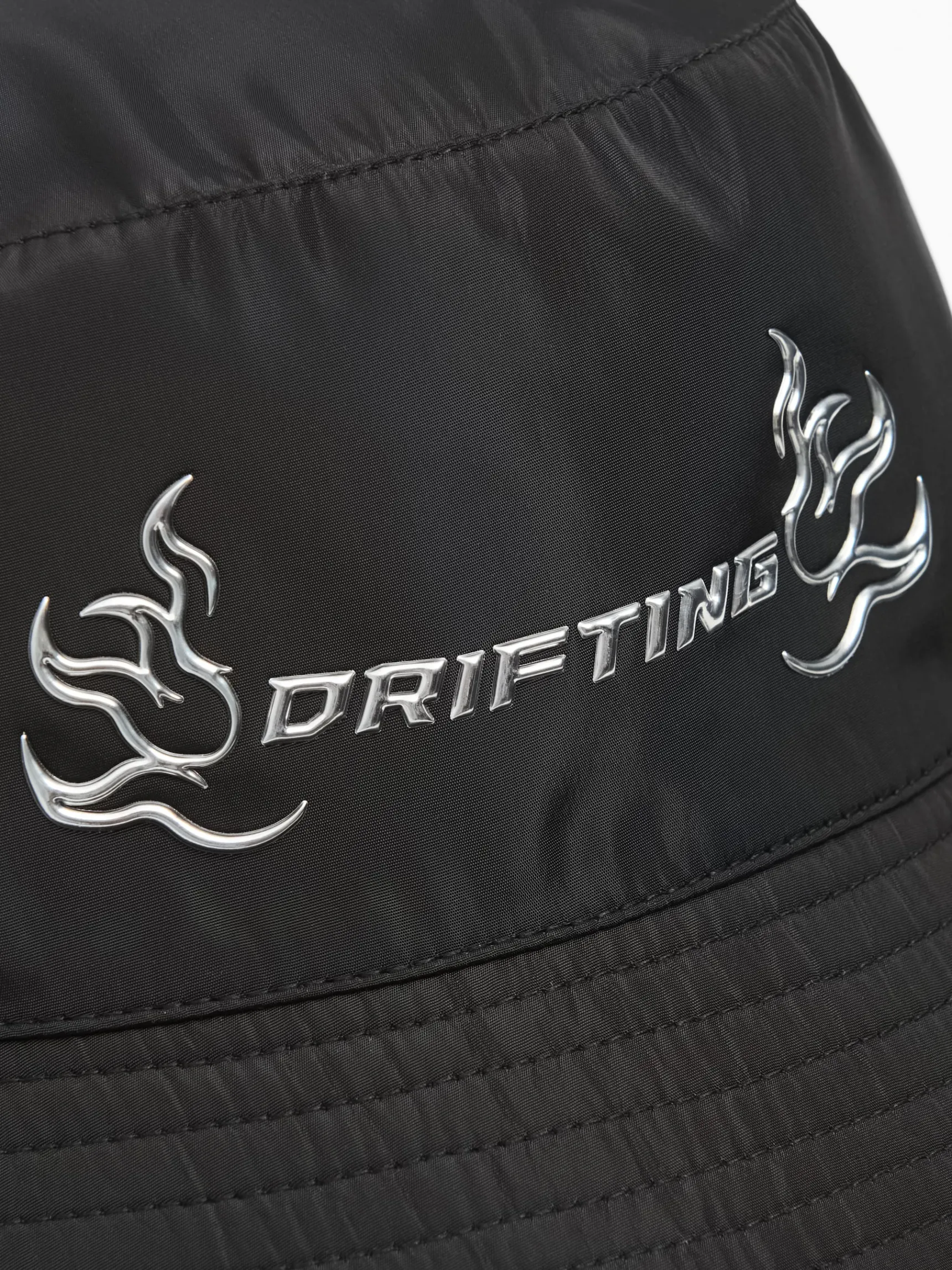 New Cropp Kapelusz bucket hat z naszywką czarny