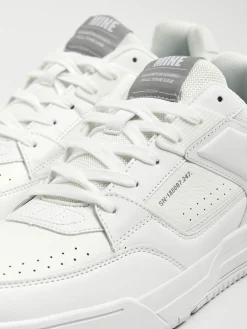 Discount Cropp Klasyczne białe sneakersy biały