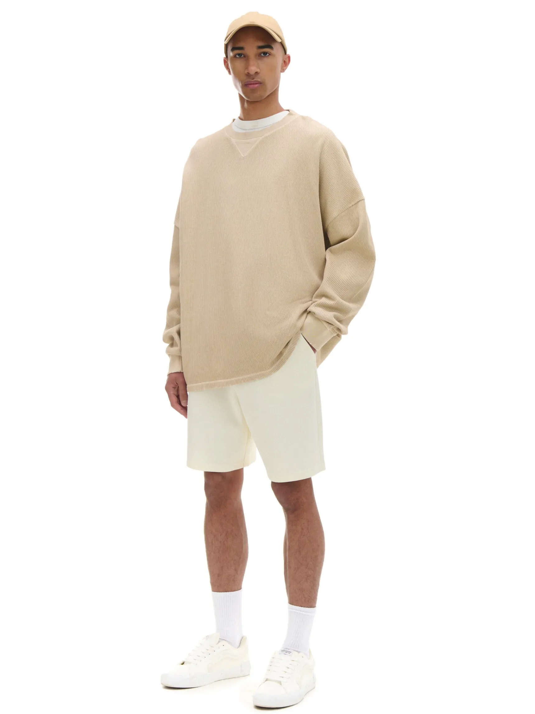 Outlet Cropp Kremowe dresowe spodenki kremowy