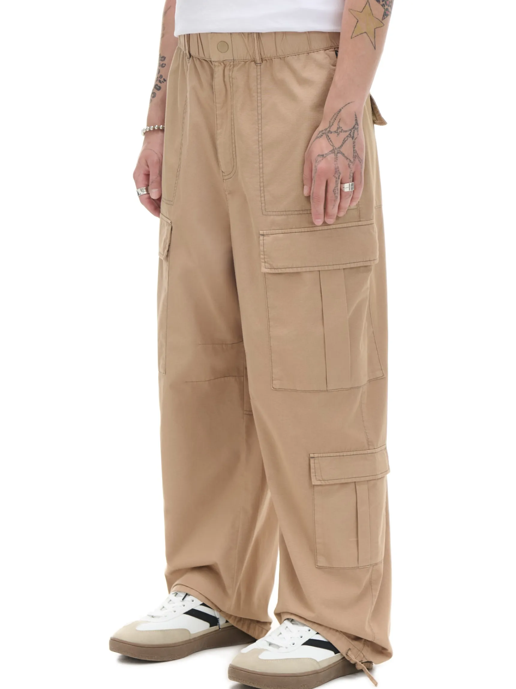 Fashion Cropp Kremowe spodnie cargo o luźnym kroju beżowy