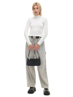 Sale Cropp sweter z półgolfem kremowy