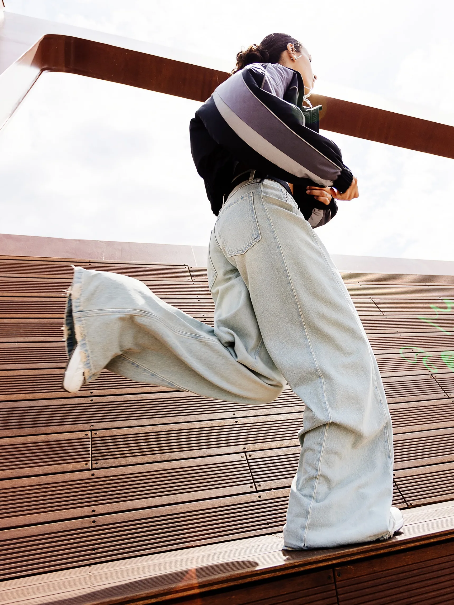 Clearance Cropp Krótka sportowa kurtka bomber czarny
