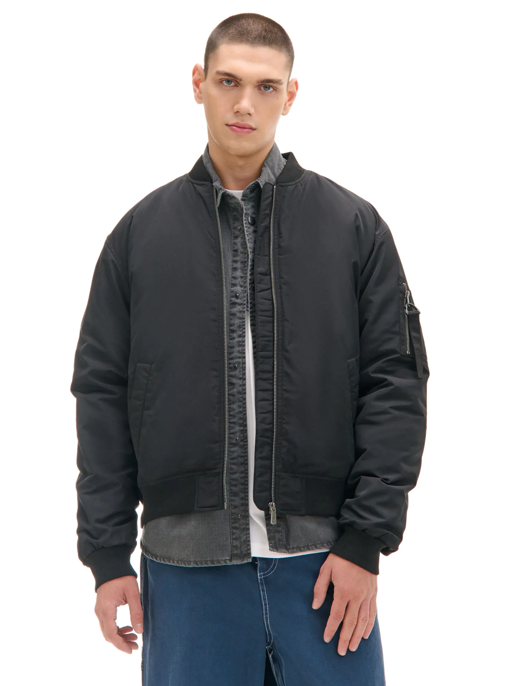 Best Cropp Kurtka bomber z kieszenią na rękawie czarny
