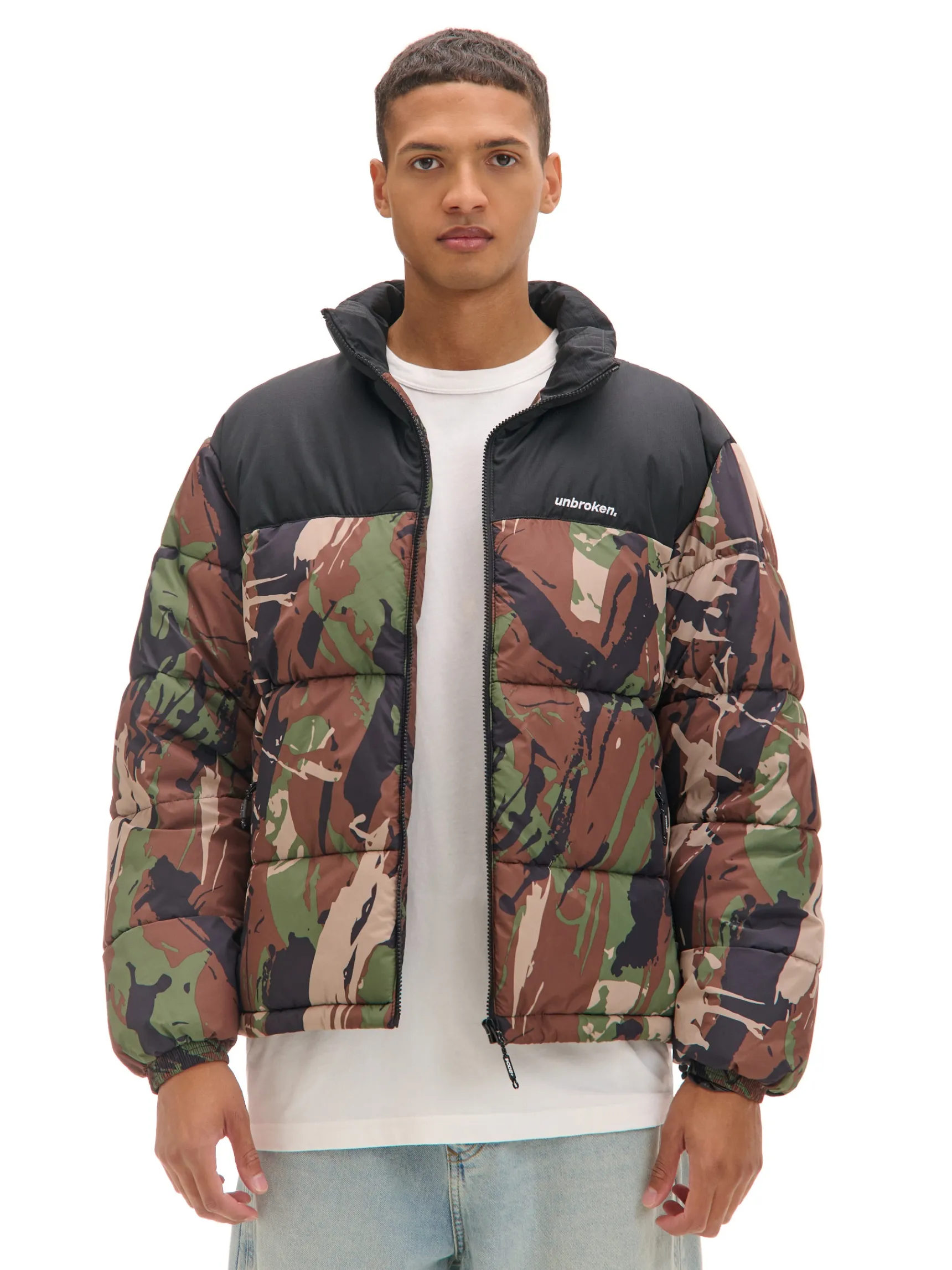 Best Cropp Kurtka puffer z militarnym nadrukiem zielony