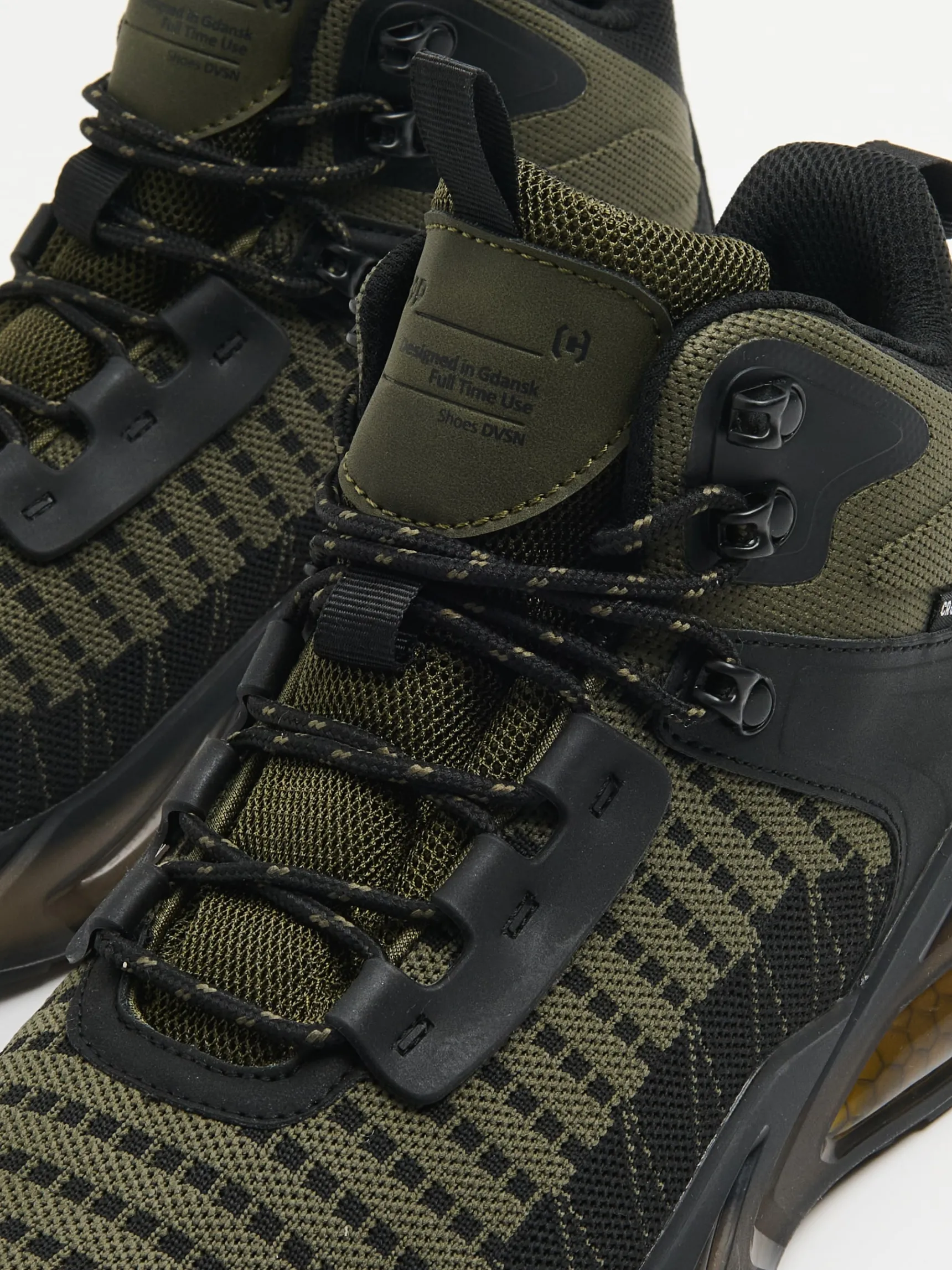 Discount Cropp Oliwkowe sneakersy za kostkę zielony