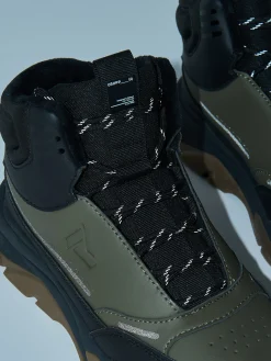 Discount Cropp Oliwkowe wysokie sneakersy na zimę zielony