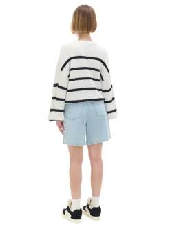 New Cropp Pasiasty sweter z szerokim rękawem kremowy