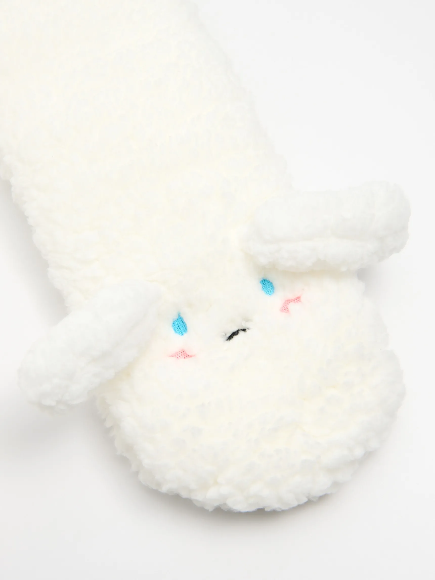 Hot Cropp Pluszowe skarpetki Cinnamoroll kremowy