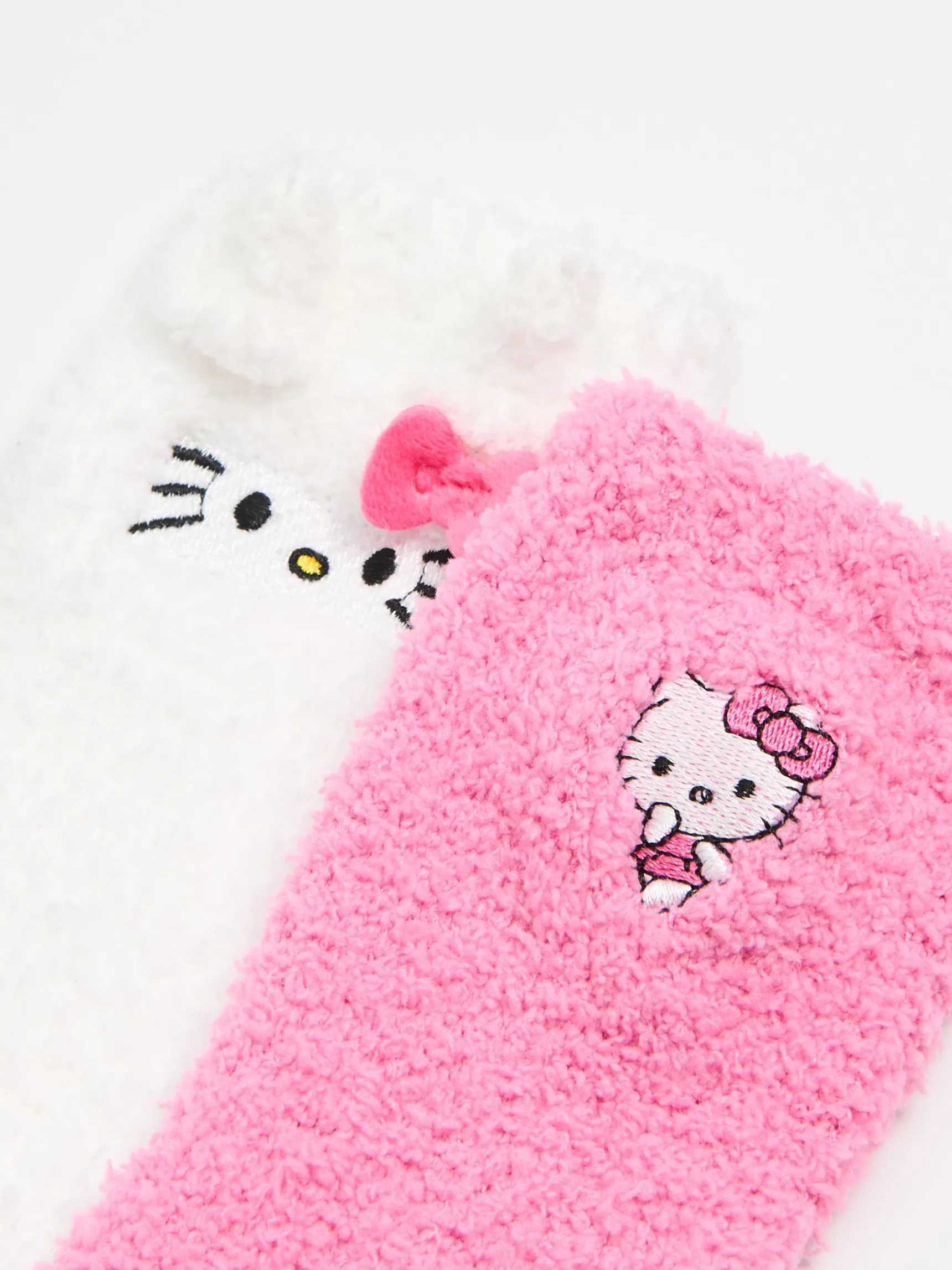 Outlet Cropp Pluszowe skarpetki Hello Kitty różowy