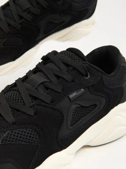 Discount Cropp Sneakersy na białej podeszwie czarny